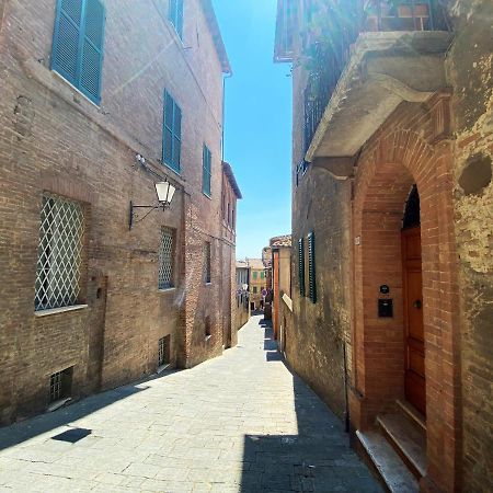 La Fonte-With Balcony Close By Piazza Del Campo Siena Eksteriør billede