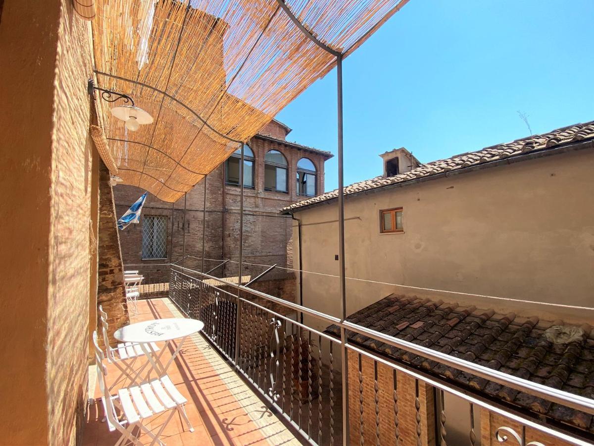 La Fonte-With Balcony Close By Piazza Del Campo Siena Eksteriør billede