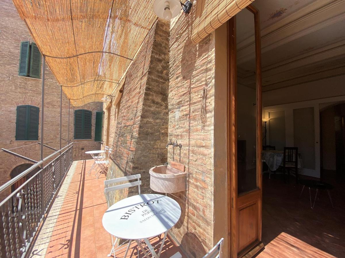 La Fonte-With Balcony Close By Piazza Del Campo Siena Eksteriør billede