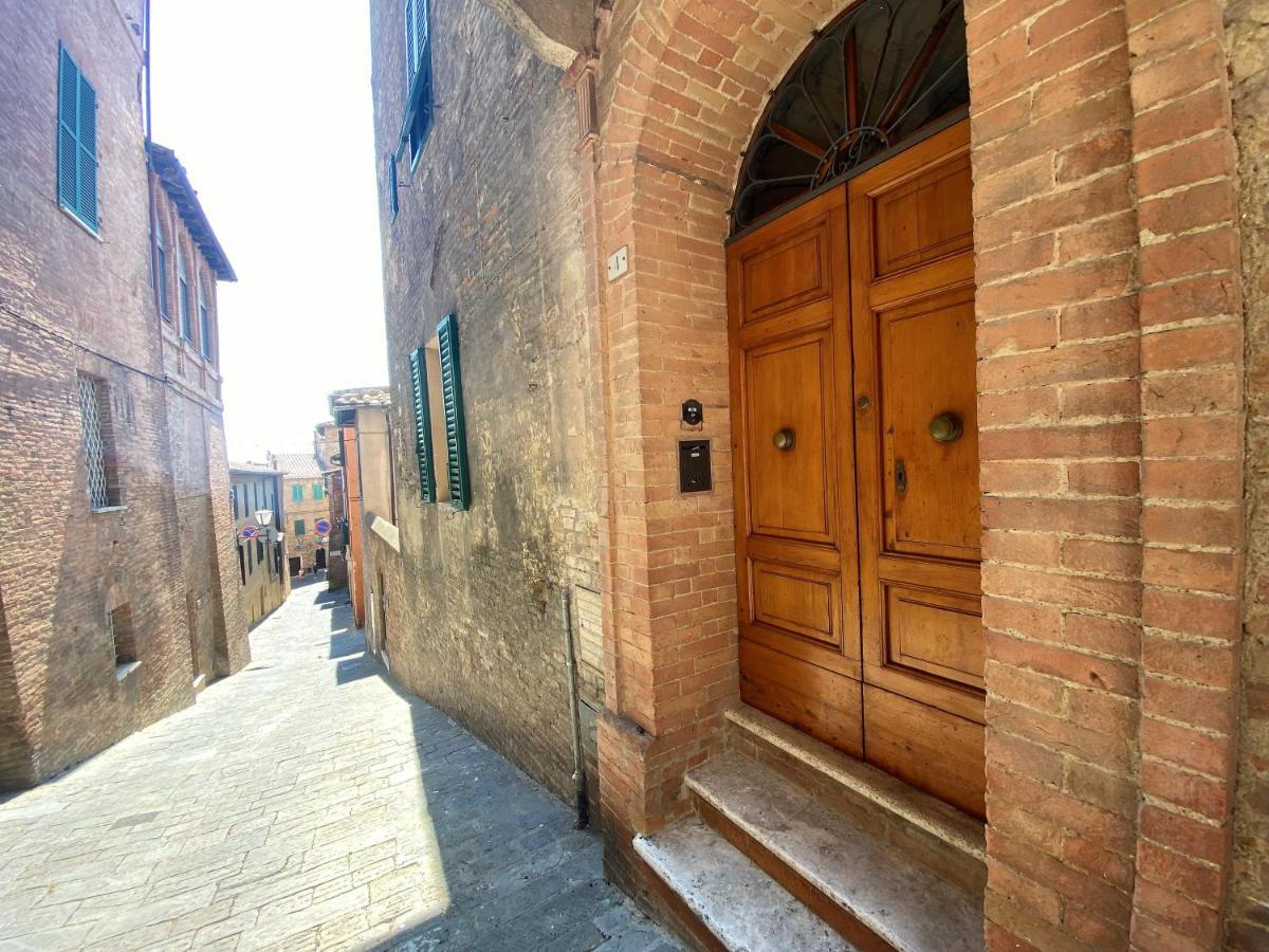 La Fonte-With Balcony Close By Piazza Del Campo Siena Eksteriør billede